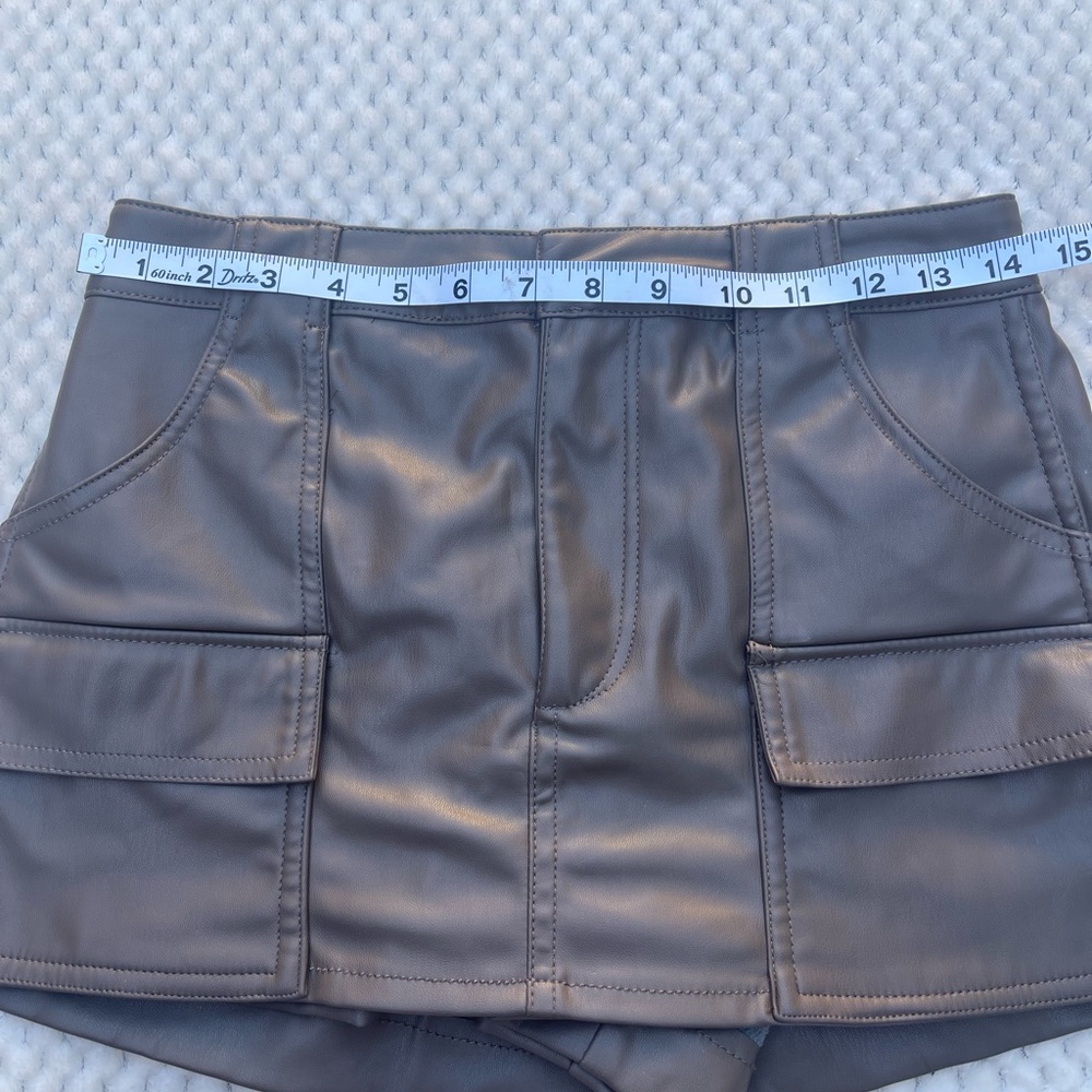 Zara Black Faux Leather Cargo Shorts - Picture 7 of 8